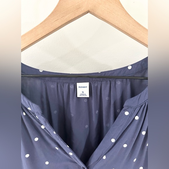 Old Navy Printed Split Neck Blouse Blue Polka Dot Size XL - Picture 5 of 6